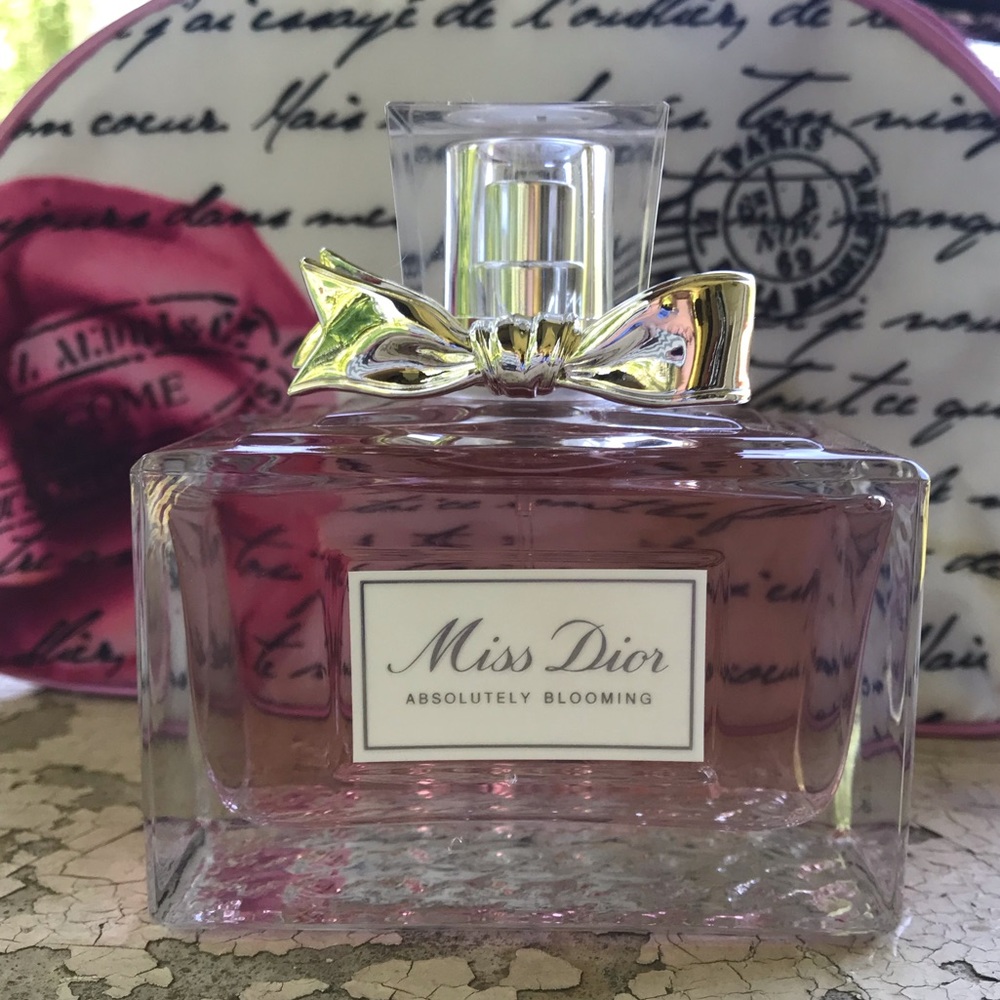 ✨Miss Doir absolutely blooming never used ✨